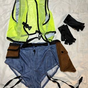 Construction worker women’s Halloween costume (medium)